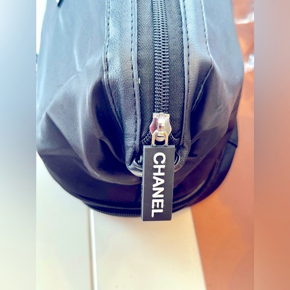 Only 1! Chanel Nylon Makeup Bag - Picture 4 of 8